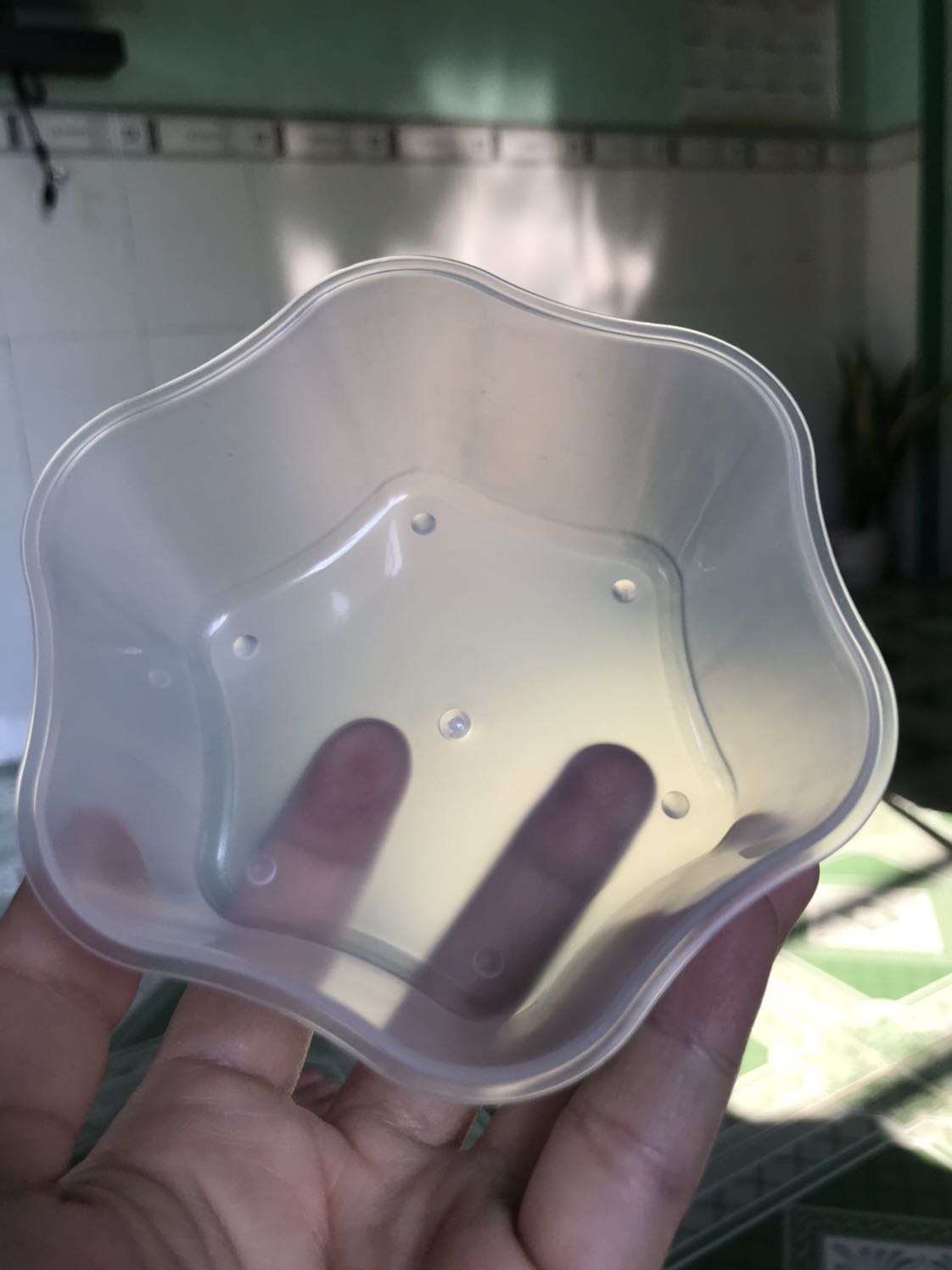 Chọn tới chọn lui chọn e này dù giá tiền mắc gấp đôi nhưng nó có thương hiệu, về chất lượng thì hài lòng tuyệt đối, máy rất xinh, chắc chắn, đầy đủ phụ kiện ,inox 304 dày,nấu nước rất nhanh sôi khoảng 5 phút, Thanks tiki