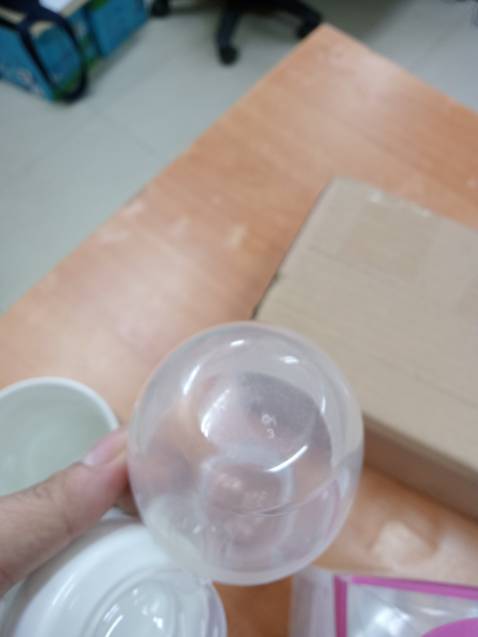 Rất thất vọng, sao nấp bình lại bị trầy xướt, vỏ họp lại rách. 
Mua 2 bình điều k hài lòng Rất thất vọng, sao nấp bình lại bị trầy xướt, vỏ họp lại rách. 
Mua 2 bình điều k hài lòng