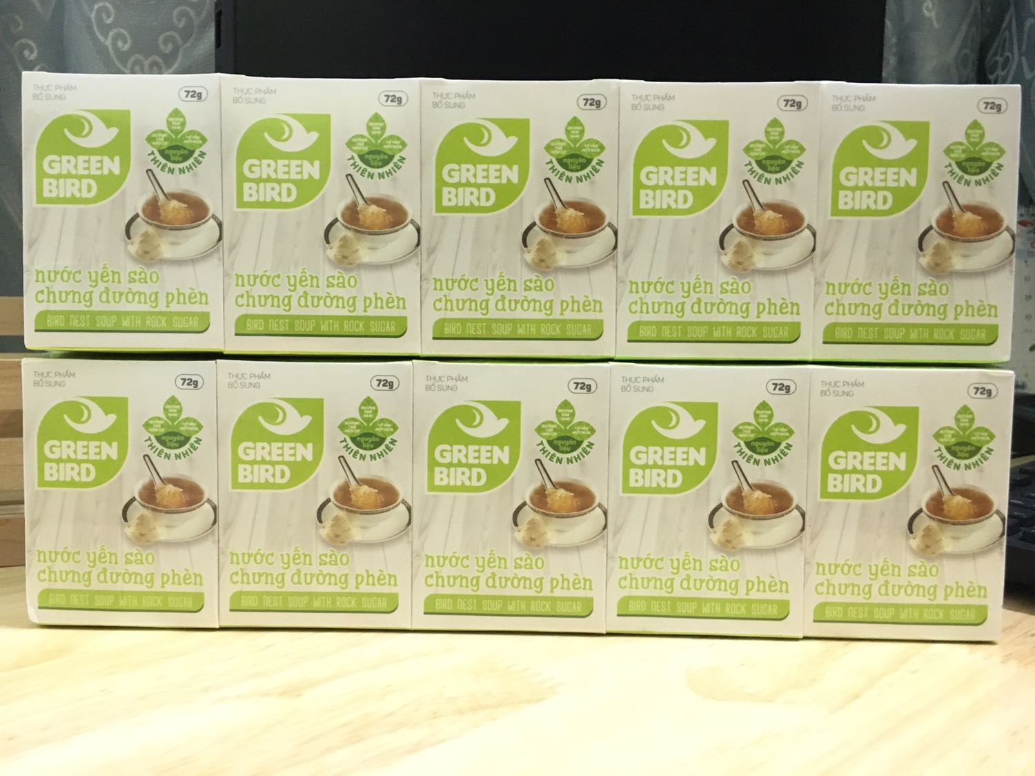 Shop giao hàng nhanh. 
Yến vị ít ngọt, thanh dịu, dễ uống. Yến sào bên trong khá nhiều. Mình chọn mua vì không có chất bảo quản.