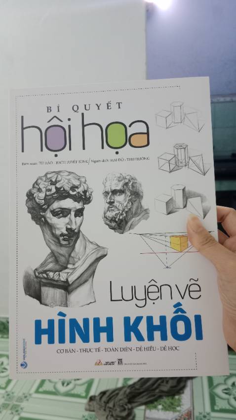 Ấn tượng sách kích thước bự hơn tưởng tượng và trang sách dày bất ngờ ❤️❤️❤️❤️❤️lúc đầu lật cứ coá cảm giác bị dính trang cơ..😅😅😅