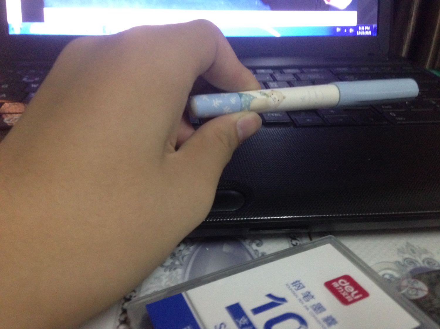 Mực đẹp nhưng hiểu nhạt bù lại khá tiện lợi nếu Sài lâu khuyên mn nên mua hộp 100 ống mực Mực đẹp nhưng hiểu nhạt bù lại khá tiện lợi nếu Sài lâu khuyên mn nên mua hộp 100 ống mực