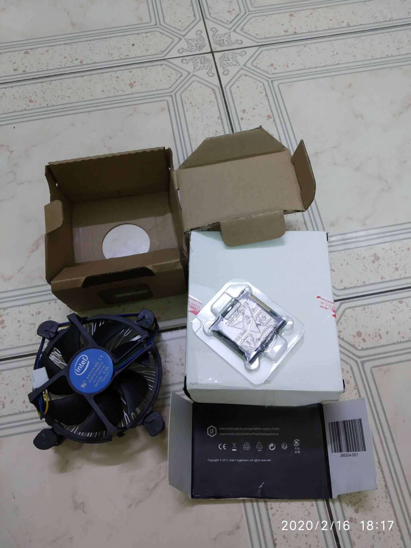 giao hàng nhanh, đóng gói hàng chắc chắn, nhưng giao hàng giống như hàng cũ đã qua sử dụng, không có vỏ của nó mà lấy vỏ hộp cũ dán ngược lại. vậy mà quản cáo là hàng nhập khẩu mới.