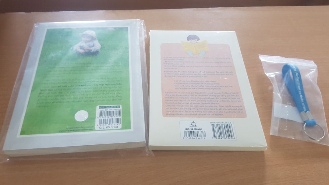 sách đẹp, mua về chưng sang tủ sách thôi. Nhưng nội dung thì hay à.