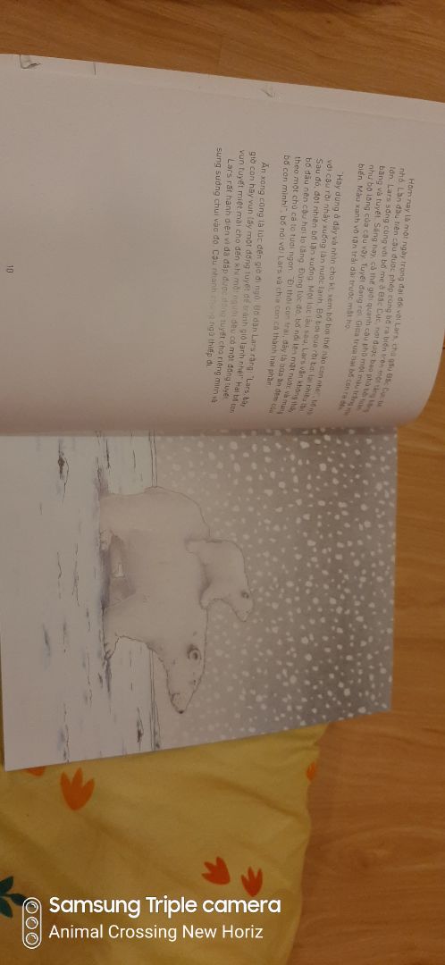 nội dung dễ thương, phù hợp với các bé 9 tuổi trở xuống. sách màu đẹp nhưng giấy hơi bóng nên bị lóa khi đọc.