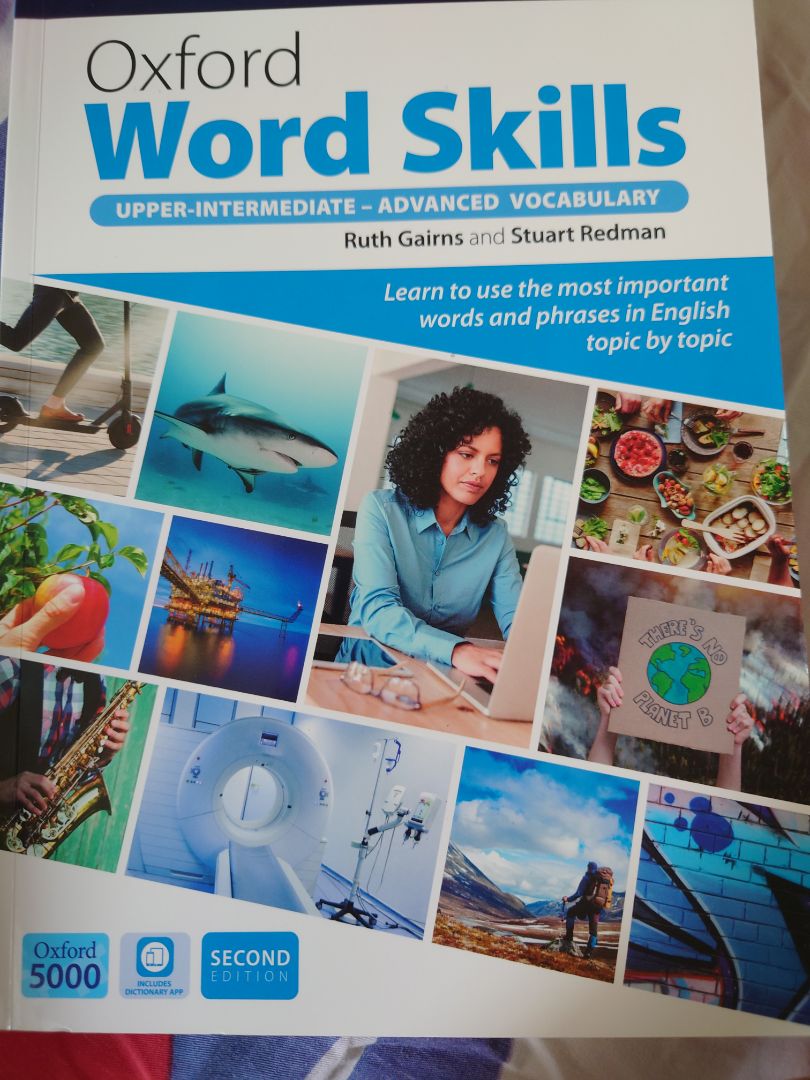 Sản phẩm đóng gói kỹ càng, nhận hàng trước thời hạn giao. Giấy khá đẹp nhưng hơi mỏng, sản phẩm không gói bằng bookcare được. Có answer key ở cuối trang rất tiện để kiểm tra lại.