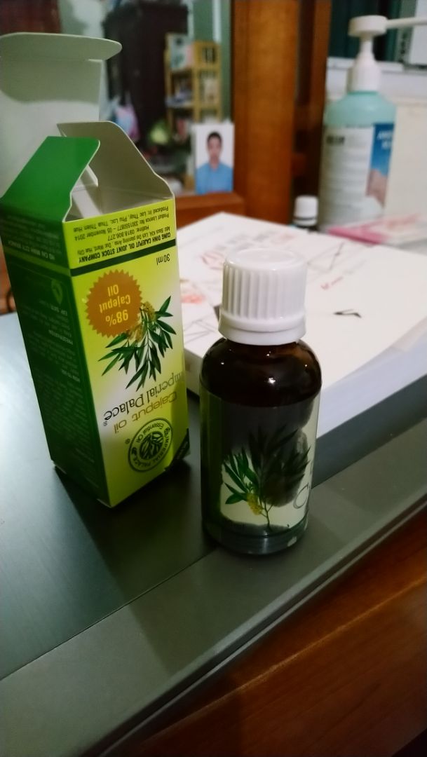 Niêm phong phần trên nhưng không niêm phong phần dưới hộp. Mặc dù chai vẫn nguyên seal nhưng không hiểu sao loang lổ và đổ hết ra hộp. Nhận hàng mà mở ra dính hết dầu ra tay. Niêm phong phần trên nhưng không niêm phong phần dưới hộp. Mặc dù chai vẫn nguyên seal nhưng không hiểu sao loang lổ và đổ hết ra hộp. Nhận hàng mà mở ra dính hết dầu ra tay.