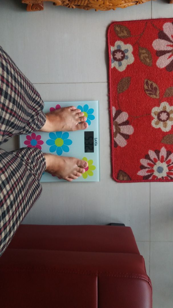 Cân số liệu không chính xác.Trong cùng 1 lúc mà cân ra 4 ,5 kết quả.Mình muốn trả lại hàng