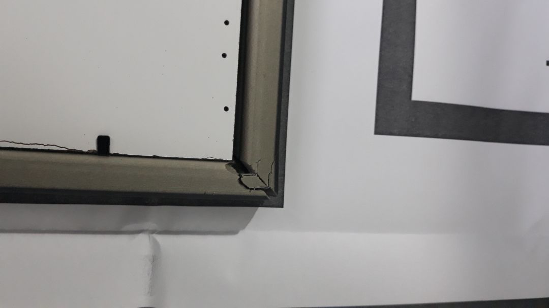 Chất lượng giao nhanh. nhưng 2 khung 20×30 bị vỡ mối.. không dùng được