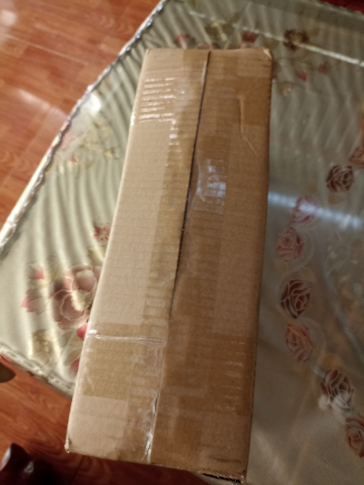 mình mới mua đơn hàng đầu tiên về việc đong gói thì đẹp chacy chắn nhung khi đem về thì hơi chảy ra ngoài xíu . thời gian giao hàng nhanh hơn dự kiến . m.n nên mua thử