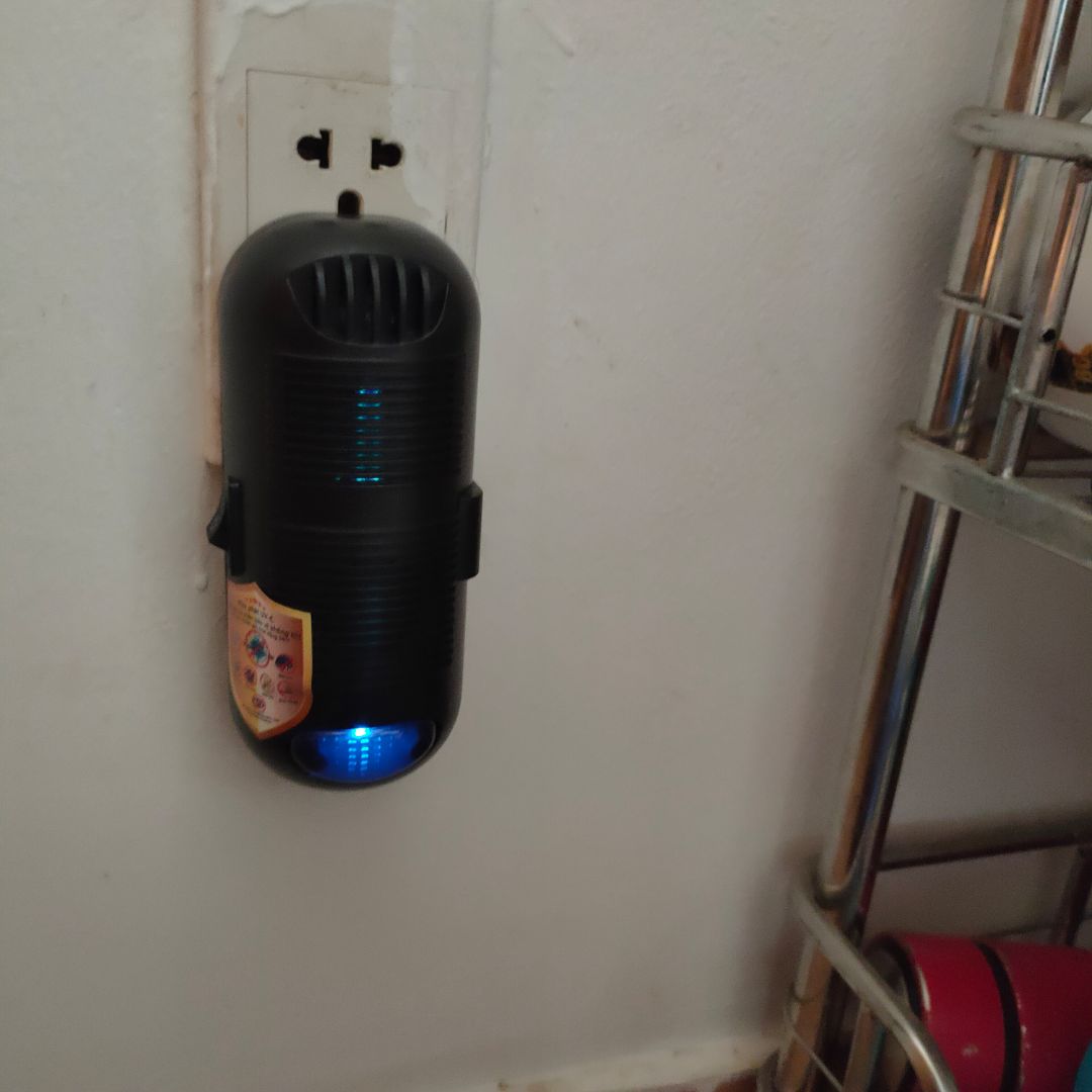 Nhà bếp của mình ẩm thấp nên đợt dịch làm mình lo lắng nó thành nơi sinh sôi của virus. Xem qua review trên *** thì quyết định mua máy Digimax. Cắm điện là dùng luôn không phải lắp ráp cầu kỳ, xài được gần 1 tuần rồi, cảm giác là bớt đi mùi nhiều. Phòng trọ đi làm cả ngày về thấy không còn khó chịu như trước. Nói chung hài lòng.