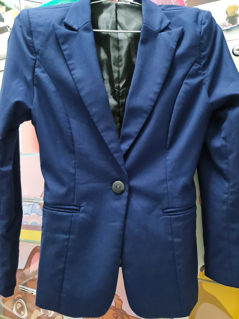 chất liệu vải phù hợp giá tiền. vải lót bên trong lộ ra bên ngoài tay áo rất xấu, khi mặc phải kéo nhét vào trong nhưng được 1 lúc thì lại lộ ra ngoài chất liệu vải phù hợp giá tiền. vải lót bên trong lộ ra bên ngoài tay áo rất xấu, khi mặc phải kéo nhét vào trong nhưng được 1 lúc thì lại lộ ra ngoài