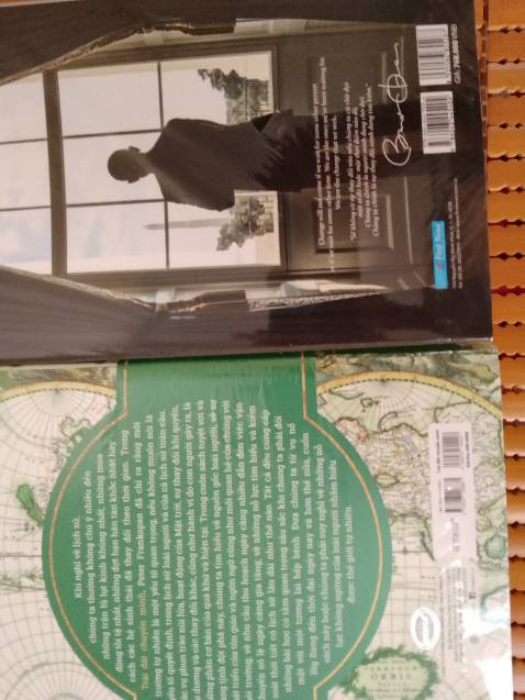 Tốt lắm rồi! Khi có quyển sách này trong tay mình. Thật quý hóa, Tiki trading lại tặng thêm 1 quyển sách Miền đất hứa ( A promised land).
 Cảm ơn Tiki trading rất nhiều!