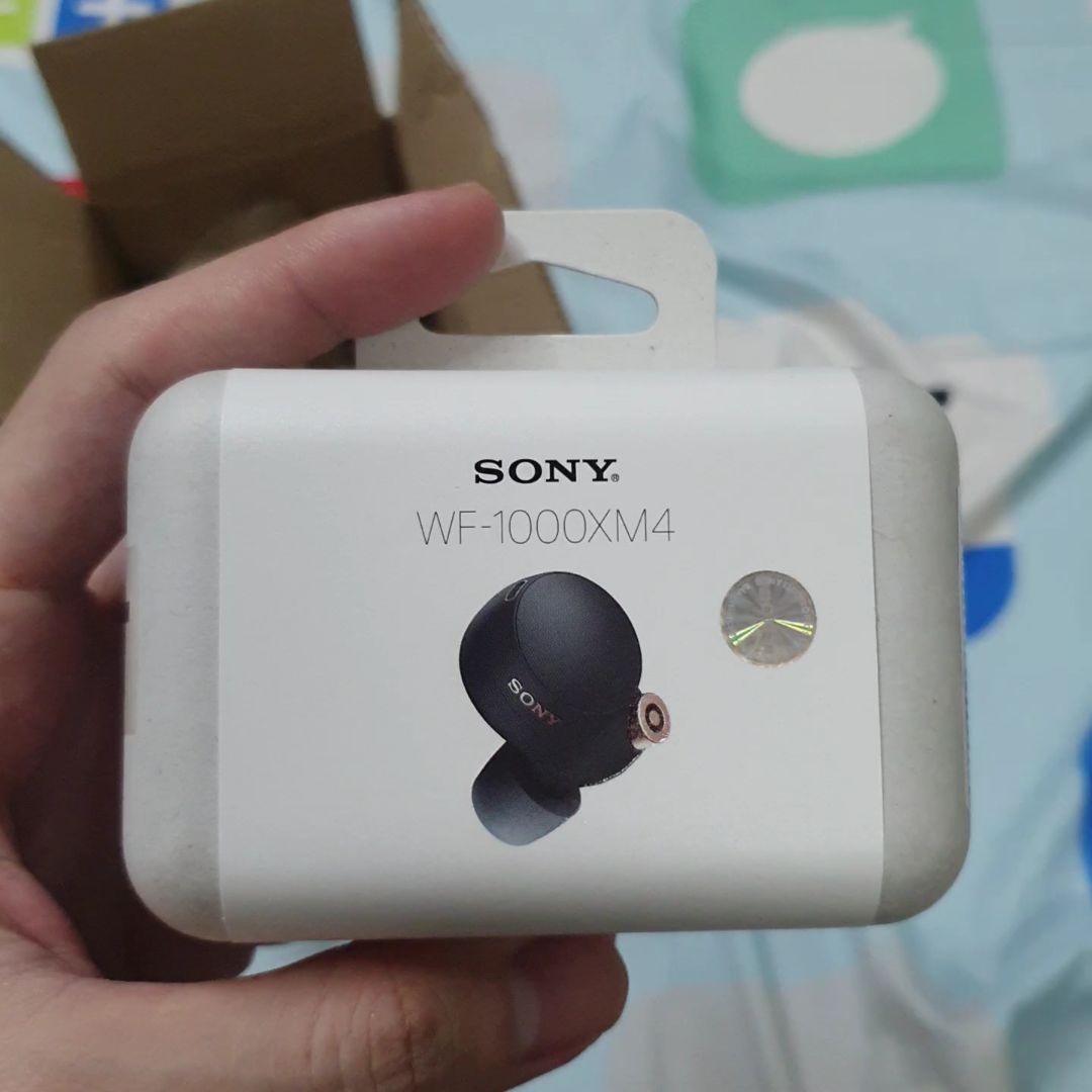 TWS đã đạt tới cái tầm gần như không còn độ trễ. Chiến thử Apex Legends phải nói là hơi bị bất ngờ. Chất lượng âm thanh thì khỏi bàn. Âm cân, không quá thiên về dải nào. Nghe nhạc rất tốt. Chơi game thì chất lượng âm thanh tự động hạ xuống một chút để không bị trễ. Chống ồn chủ và âm thanh xung quanh tuyệt vời.