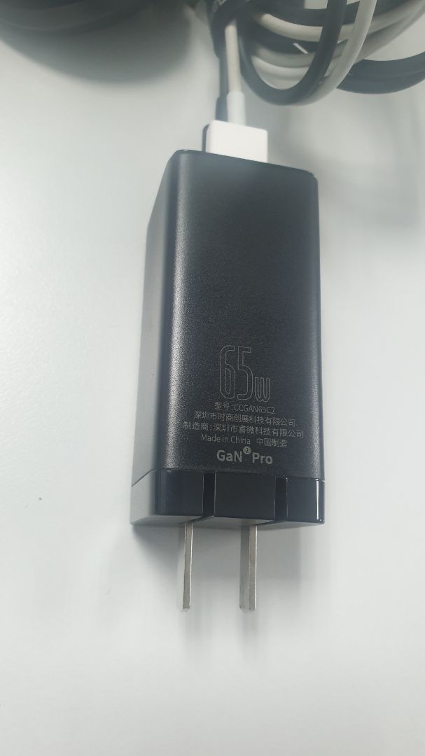 Sạc được laptop , nhưng cục sạc rất nóng dù trong phòng lạnh. Cắm sạc laptop từ cổng Type-C 1 thì có hiện tượng đang sạc được 2 phút thì không sạc nữa , phải tháo nguồn, tháo cáp cắm lại mọi thứ thì mới sạc tiếp được ... Đang theo dõi , không biết bảo hành sao đây ... haizz