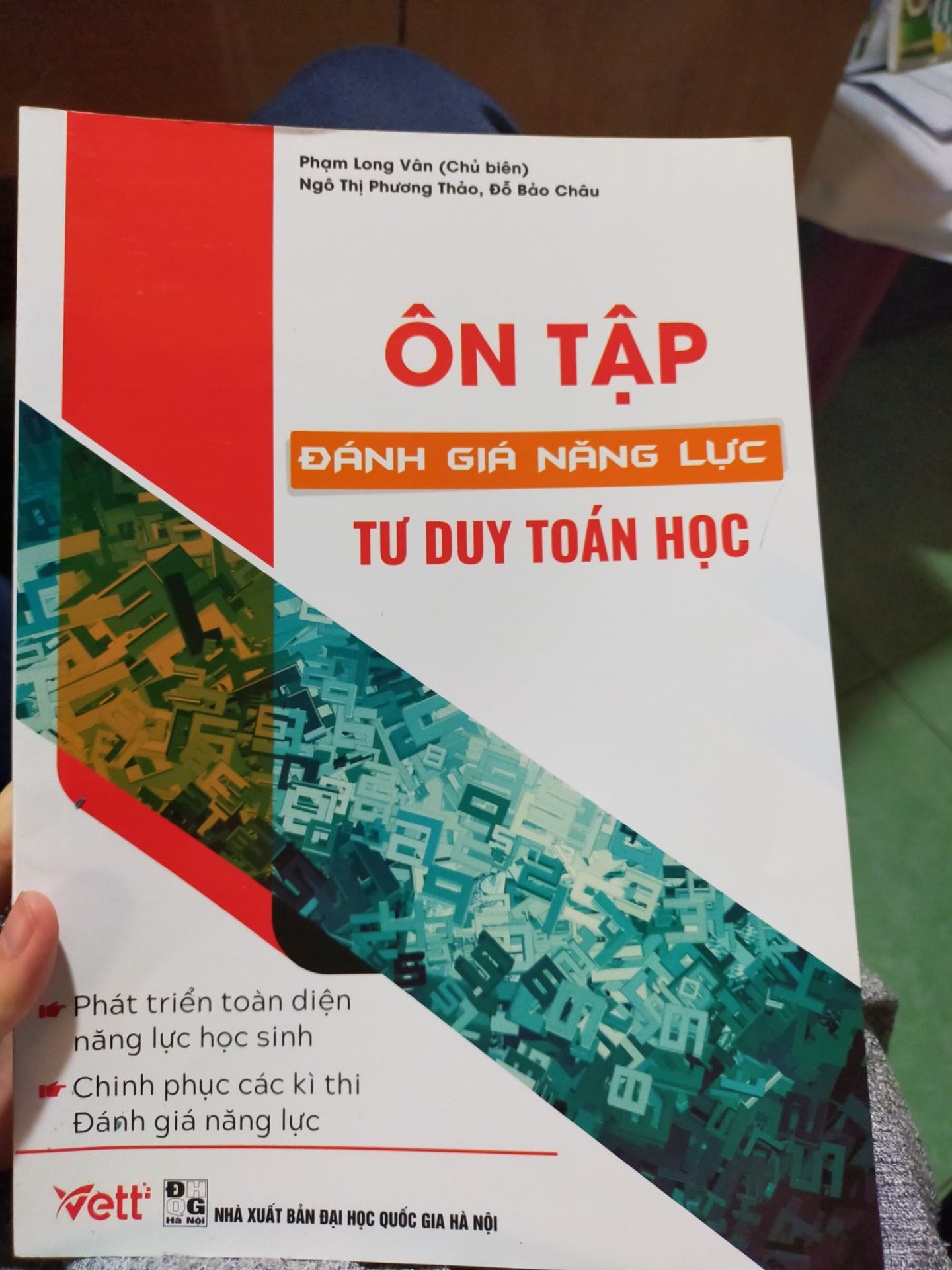 sách đẹp in rõ phần đầu là đề thi tot nghiep phầnnsau là đề dgnl hcm