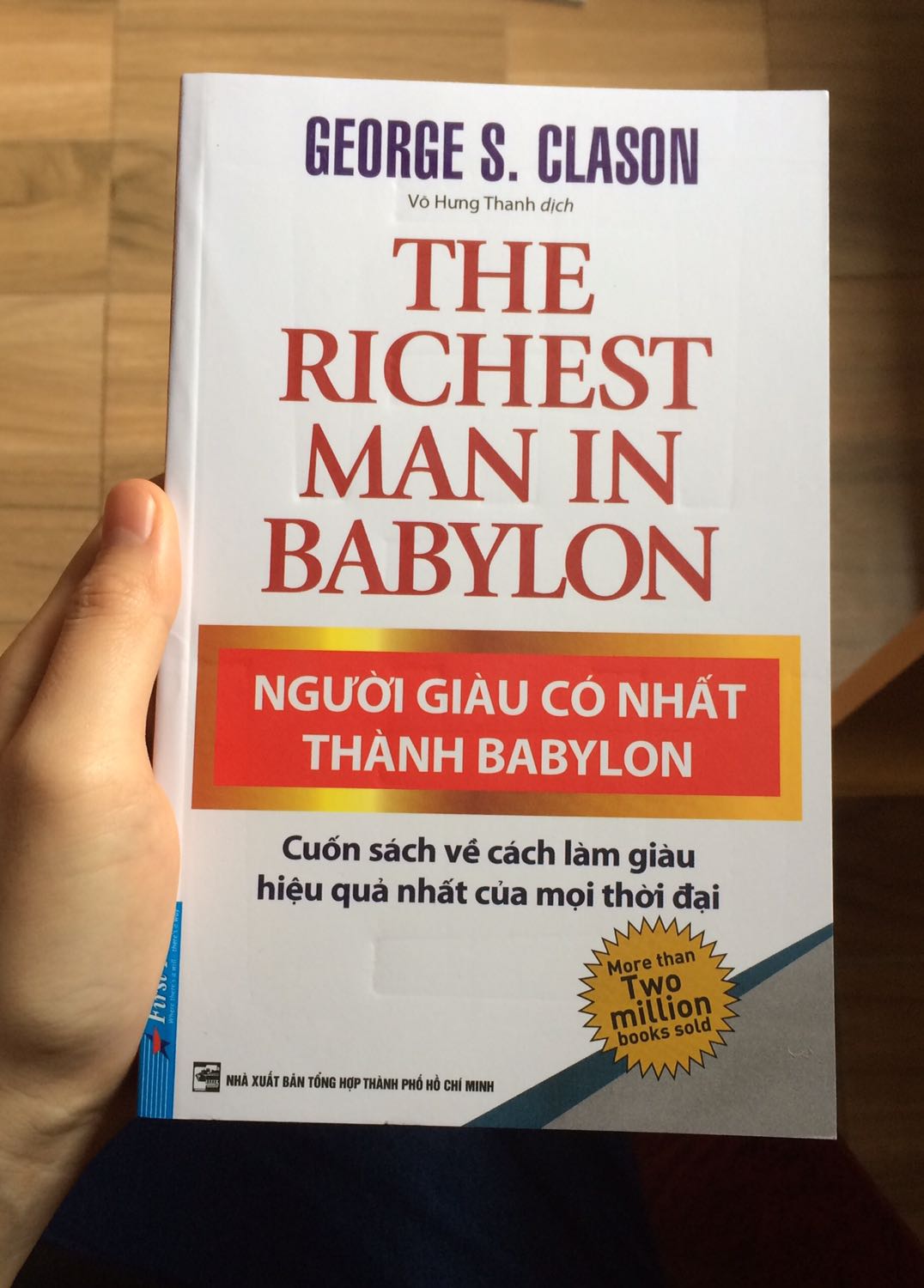 Vừa đặt hôm trước mà sáng hôm sau có luôn. Sách là những câu chuyện chứ không hề khô khan ❤️