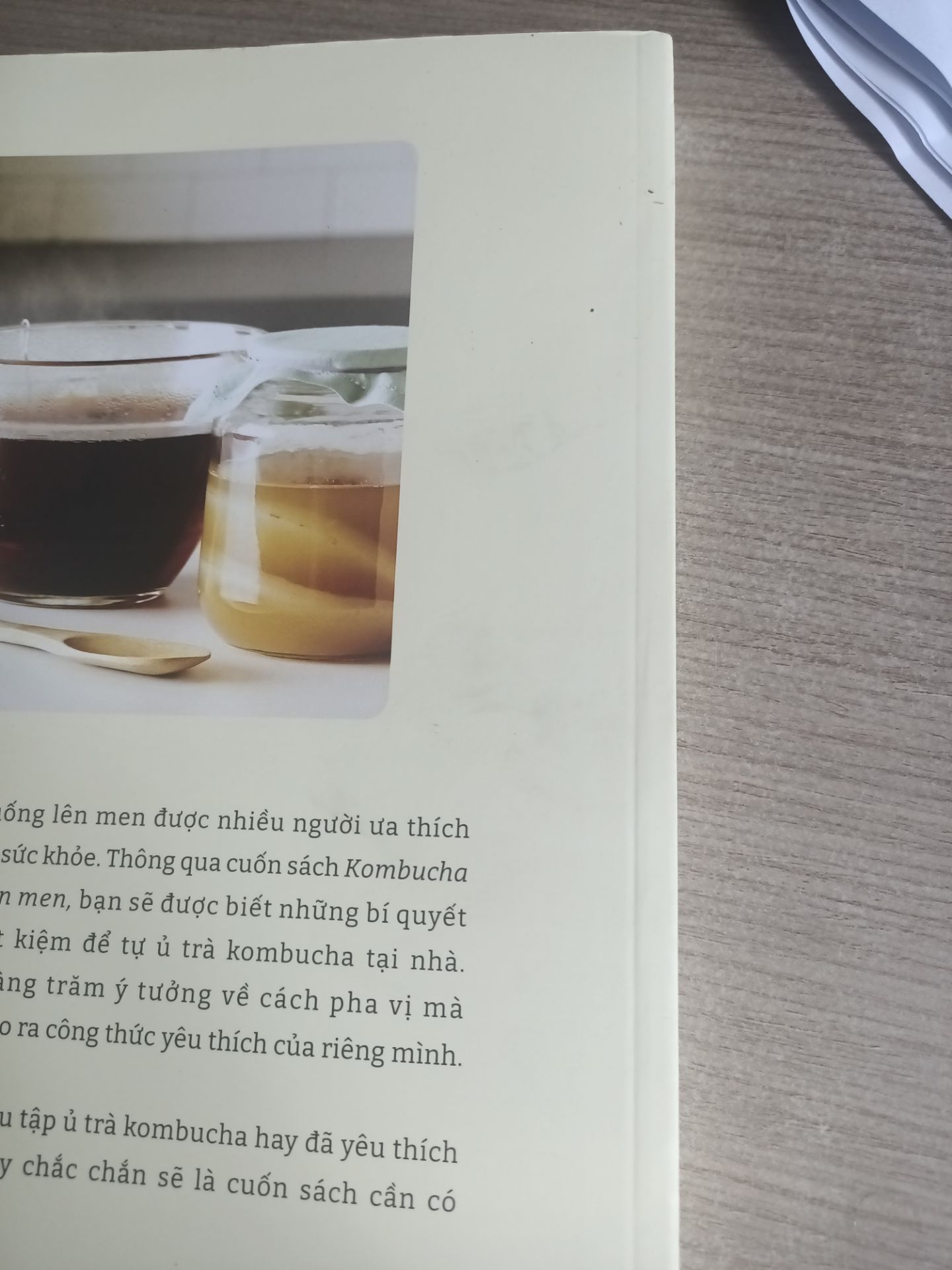 giao hàng nhanh nhưng đóng gói hơi ẩu nha. ko có tấm chống sốc nên sách bị gãy và có vài chỗ bị bẩn, cần chú ý hơn giao hàng nhanh nhưng đóng gói hơi ẩu nha. ko có tấm chống sốc nên sách bị gãy và có vài chỗ bị bẩn, cần chú ý hơn