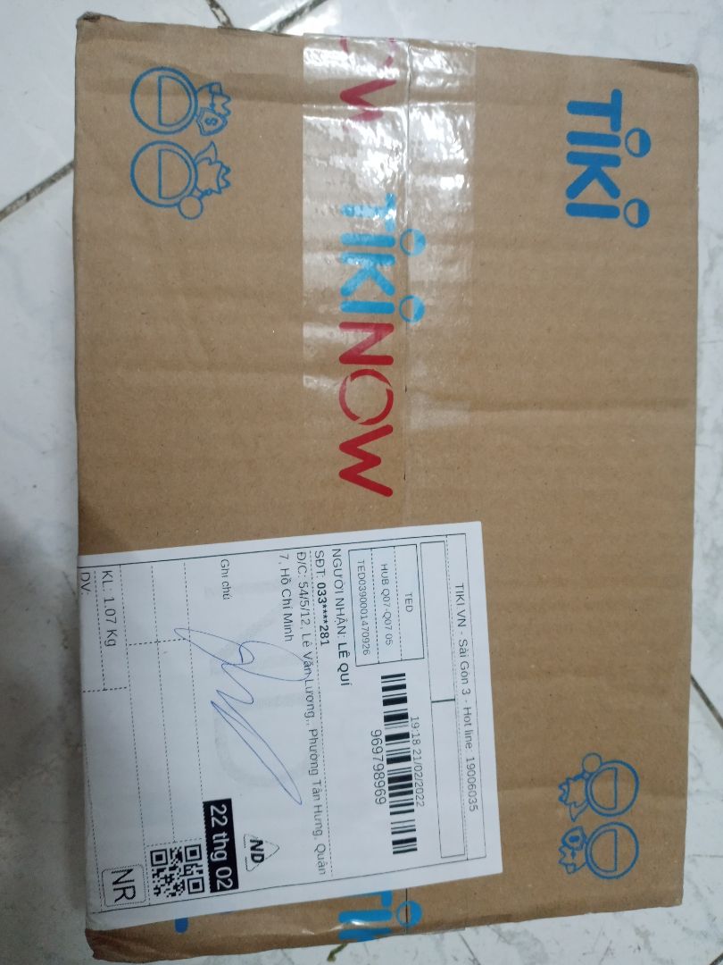 Giao hàng nhanh, uy tín.
Sách được giao theo combo nên 2 cuốn sách được gói chung một bọc nilon chuyên dụng dùng để gói sách.
Nội dung hay, nhưng như bìa sách, chỉ 18 tuổi trở lên mới được đọc vì trong sách có nhiều nội dung gây sốc có thể ảnh hưởng nhận thức của trẻ em.