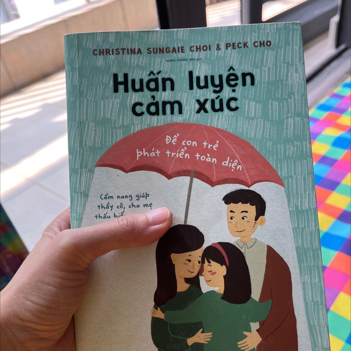 Sách hay, để áp dụng không dễ nhưng m tin nếu cố gắng chắc chắn sẽ thu được quả ngọt. Ngọt từ việc chữa lành cho bản thân cha mẹ tới giúp cho con ❤️