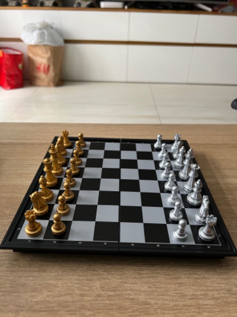 Chờ nhận hàng cũng hồi hộp vì thấy *** shop khác bi chê nhận hàng k đúng thực tế. Nhưng nhận được rồi thì hơn mong đợi. Bàn cờ nhìn đẹp và chắc chắn lắm. Bé bé xinh xinh thôi nhưng đẹp. Noi chung là rất ưng. Ưng từ cái bàn đến các quân cờ. Nhận hàng cũng nhanh. Đáng mua nha mn. Chờ nhận hàng cũng hồi hộp vì thấy *** shop khác bi chê nhận hàng k đúng thực tế. Nhưng nhận được rồi thì hơn mong đợi. Bàn cờ nhìn đẹp và chắc chắn lắm. Bé bé xinh xinh thôi nhưng đẹp. Noi chung là rất ưng. Ưng từ cái bàn đến các quân cờ. Nhận hàng cũng nhanh. Đáng mua nha mn.