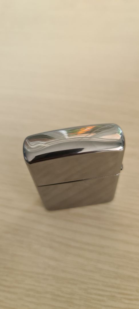 nói chung cũng ok,nhưng ở nắp zippo hơi bị móp tí.