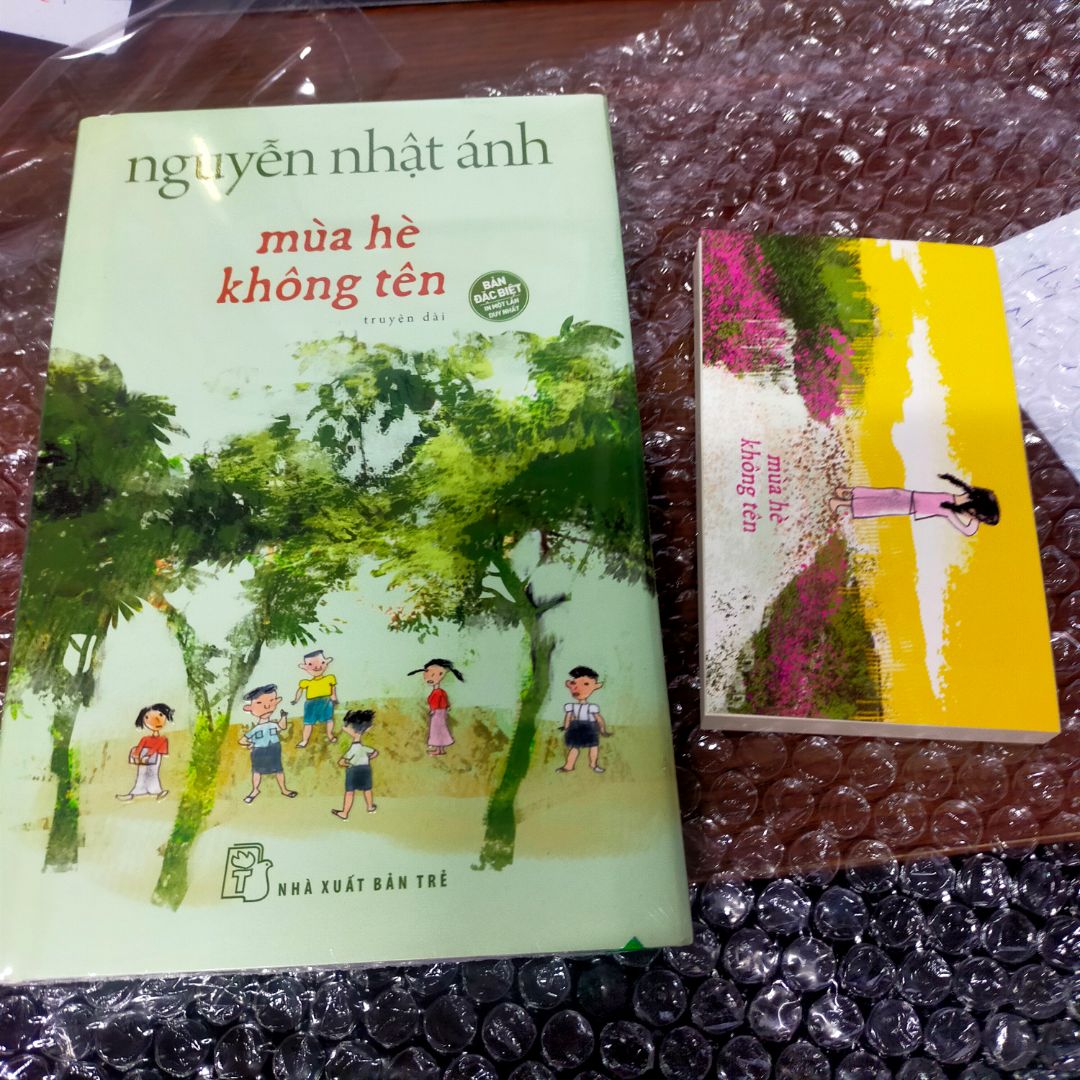 sách bọc kỹ, đầy đủ mình pre-or từ 19/09 giá 206k tiếc là vẫn không may mắn có chữ ký, hôm nay sách phát hành chiều đã nhận được. cho shop 5* vì bọc sách kỹ đẹp.