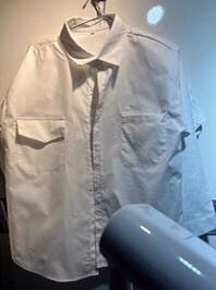 Hàng oke lắm nha. Giá cũng mềm hơn nhiều chỗ khác. Lúc đầu mình kb dùng nt cho shop, nma loay hoay 1 hồi cũng biết dùng. Dễ mà phẳng phết. Shop trả lời tn trong giờ hành chính siêu nhanh, nch cũng dễ thương. Gói hàng chắc chắn, bọc cẩn thận.