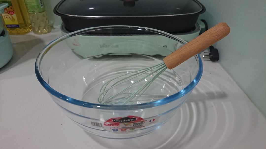 Tô dày đẹp, không quá nặng, thủy tinh trong xanh, chất lượng như hình đúng mô tả size 24, thích hợp làm bánh đánh trứng.