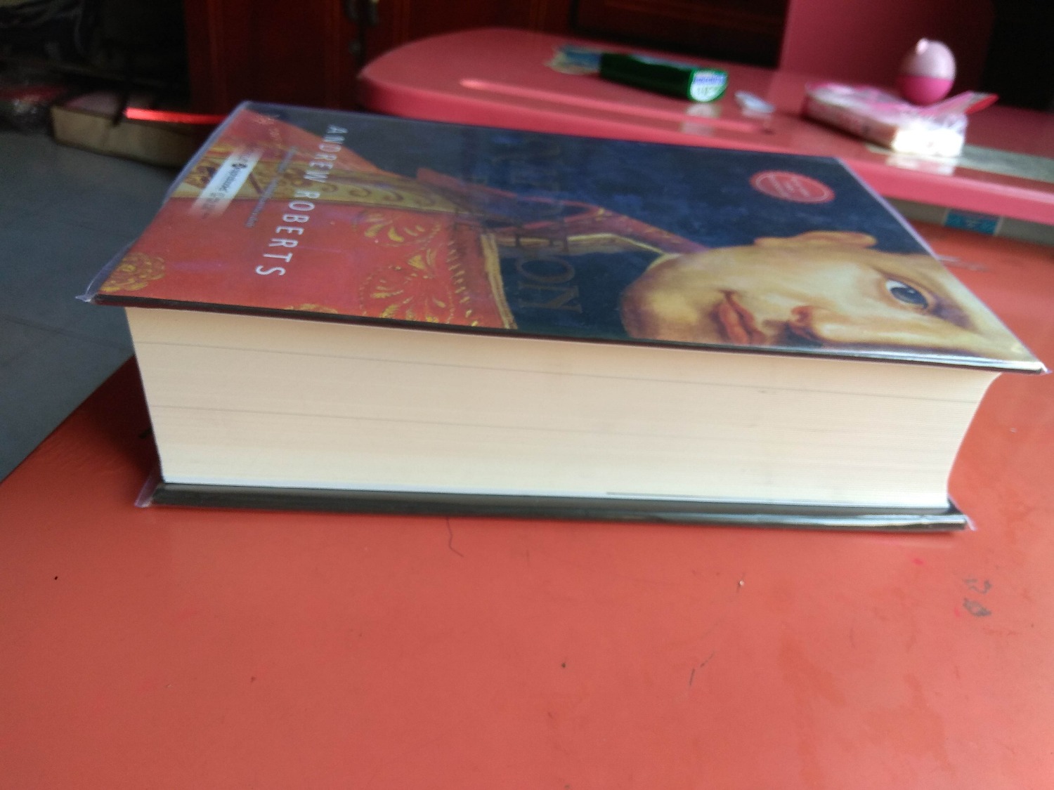 Một lượng thông tin đồ sộ về Napoleon từ lúc sinh ra đến lúc mất đi. Cả những thông tin xung quanh ông, để thấy được toàn diện con người của một vĩ nhân này.
Sách tổng hợp tất cả những cuốn sách và bài báo viết về Napoleon.
Sách khủng. Lúc nhận đc cuốn sách mình khá sốc vì sao nó dầy thế, sách này chỉ gối đầu giường thôi chứ ko thể ôm theo đọc bất cứ lúc nào đc, nhưng rất đáng xem.
Vô cùng hài lòng với bọc sách của tiki.