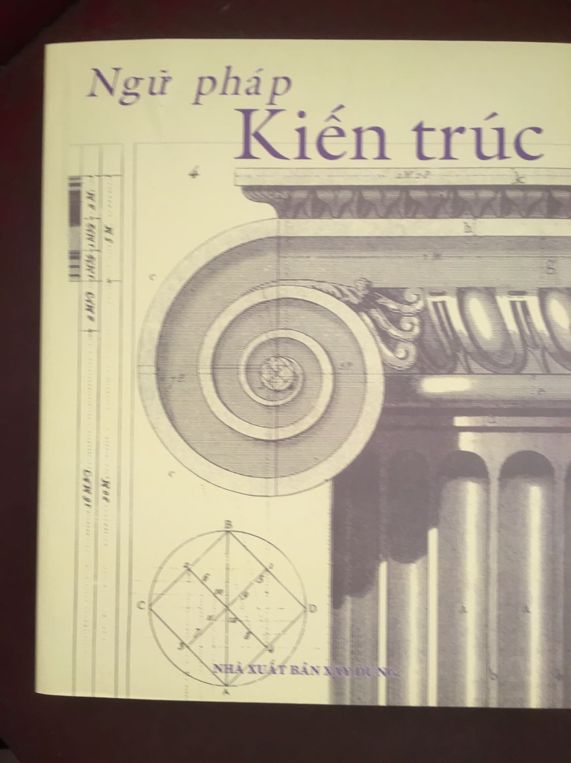 Sách này dành cho những ai mong đam mê lối kiến trúc cổ điển, cũng như tham khảo sơ lược về nó.

Tiki đóng gói cẩn thận, giao nhanh.