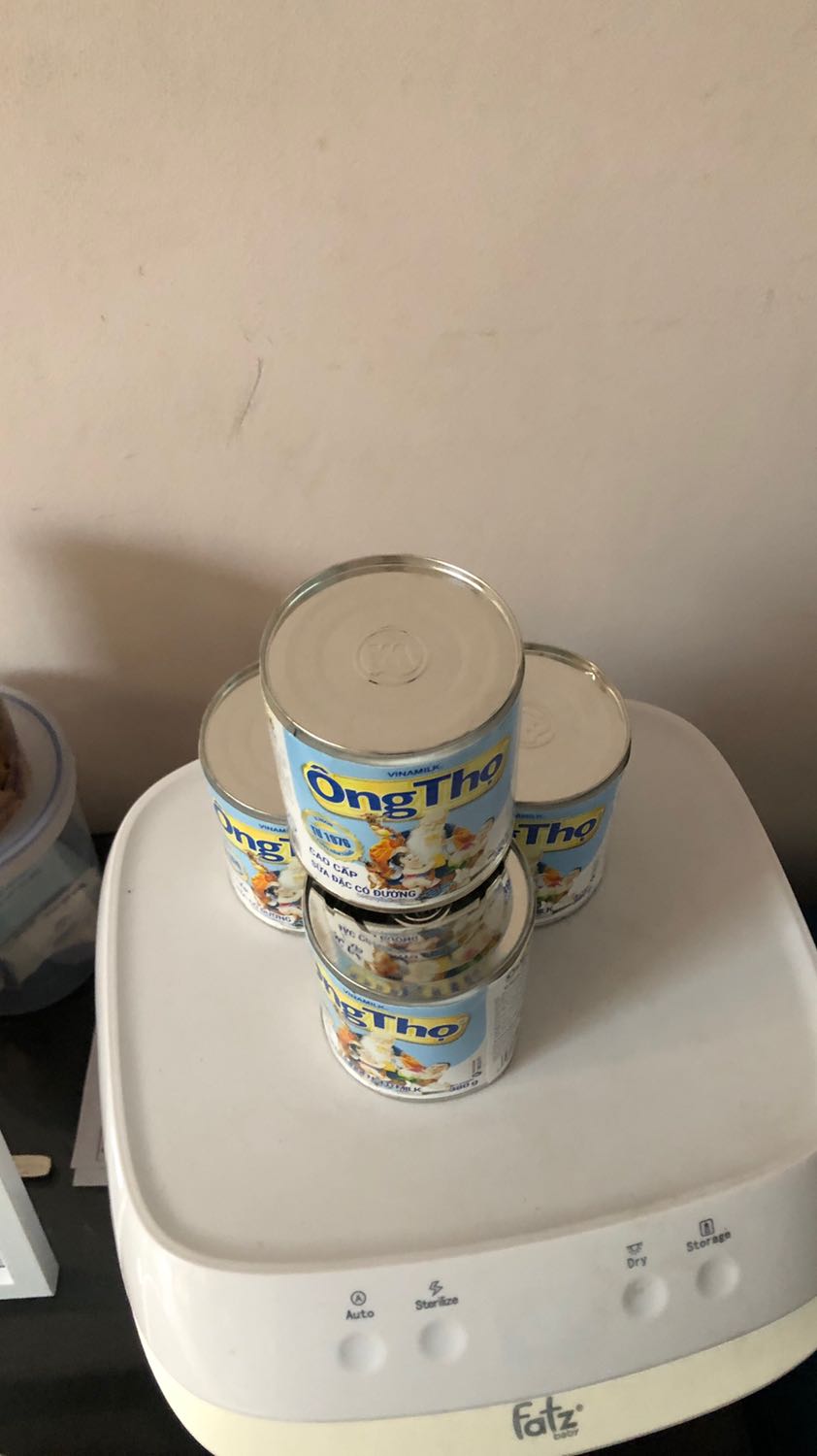 Sữa date mới, mặc dù vận chuyển hơi mót méo một chút…  nhưng chất lượng Ok. Sữa date mới, mặc dù vận chuyển hơi mót méo một chút…  nhưng chất lượng Ok.