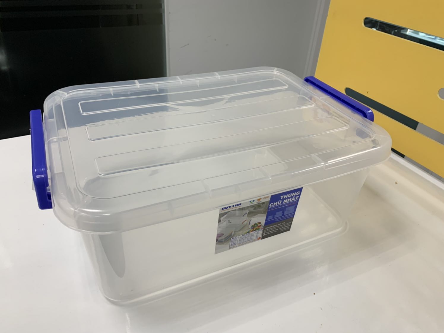 Giao hàng gì mà không đóng gói. Phần khớp màu xanh dùng để đóng có vẻ hơi lỏng Giao hàng gì mà không đóng gói. Phần khớp màu xanh dùng để đóng có vẻ hơi lỏng