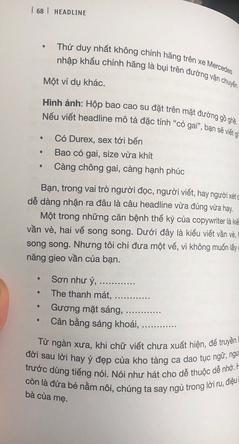 Hay, hài hước và truyền tải những kinh nghiệm cũng như những thách thức của nghề, cũng truyền tải cả sự đam mê của tác giả, phù hợp cho các bản trẻ mới bước đầu dấn thân vào mảng copywriter