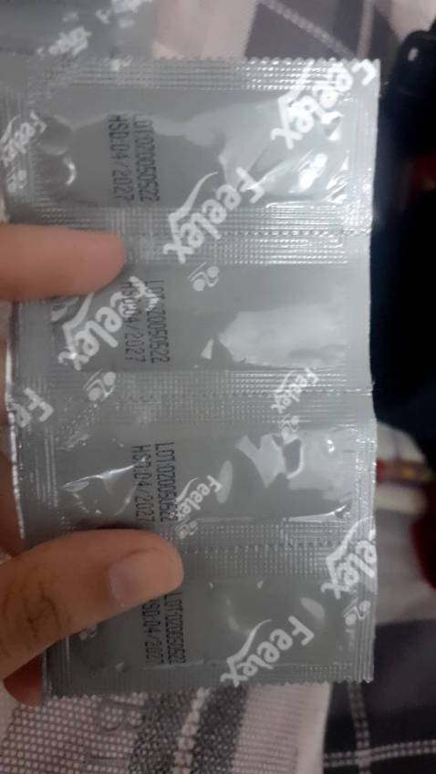 Sản phẩm sử dụng tốt, có mùi hương thơm nên không nghe mùi bao cao su. Shop đóng gói cẩn thận, ship hàng khá nhanh, anh shipper lịch sự nên rất hài lòng Sản phẩm sử dụng tốt, có mùi hương thơm nên không nghe mùi bao cao su. Shop đóng gói cẩn thận, ship hàng khá nhanh, anh shipper lịch sự nên rất hài lòng