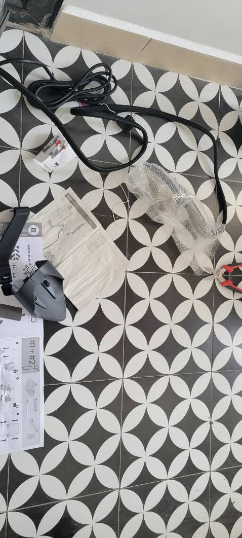 Không đủ thành phần như hướng dẫn lắp ghép. Quá nhiêù chi tiết nhỏ, lắp ghép khó khăn. Đề nghị chuyển bổ sung phụ kiện hoặc trả lại hàng