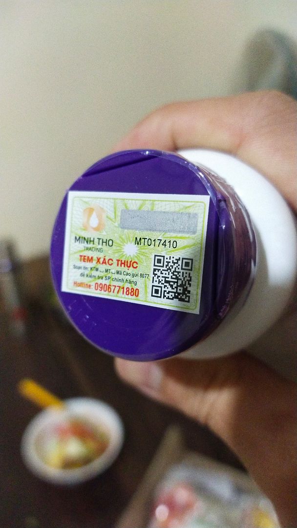 Sản phẩm nhìn bên ngoài khá ổn, Shop đóng gói cẩn thận. Có kèm card cảm ơn... Nhìn chung sp còn mới, tem nhãn đầy đủ. hạn 7/2023. Hi vọng chất lượng và chính hãng.