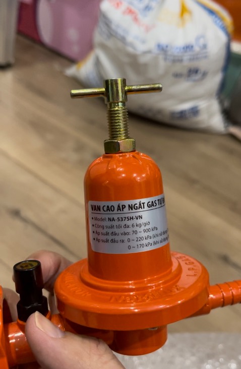 Sản phẩm bọc chống sốc chay, không full box như quảng cáo. Ko biết có phải hàng thật không