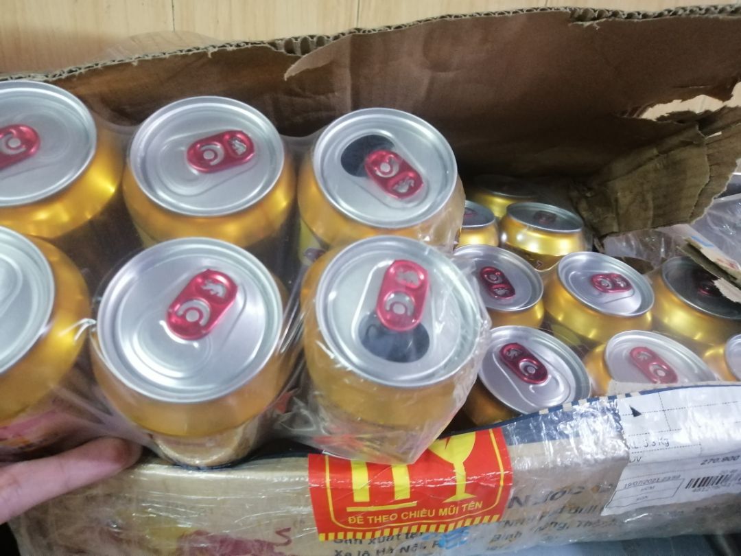 mua thùng nước mất 4 lon,nó không đáng gì nhưng hơi buồn cho việc quản lý làm khách hàng thất vọng