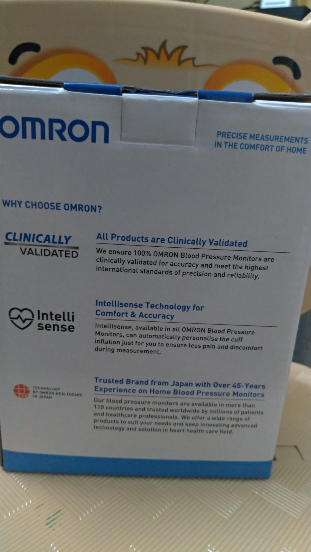 Máy thứ 2 mình đã mua. Lần trước mua cho ba mẹ sử dụng thấy máy tốt, đo chính xác, pin xài rất lâu và lại bền nữa. Lần này mua thêm 1 cái cho mình sử dụng, hộp bên ngoài có đổi mẫu mã so với lần trước nhưng máy cũng như vậy. Mua máy được tặng kèm 4 pin duracell.