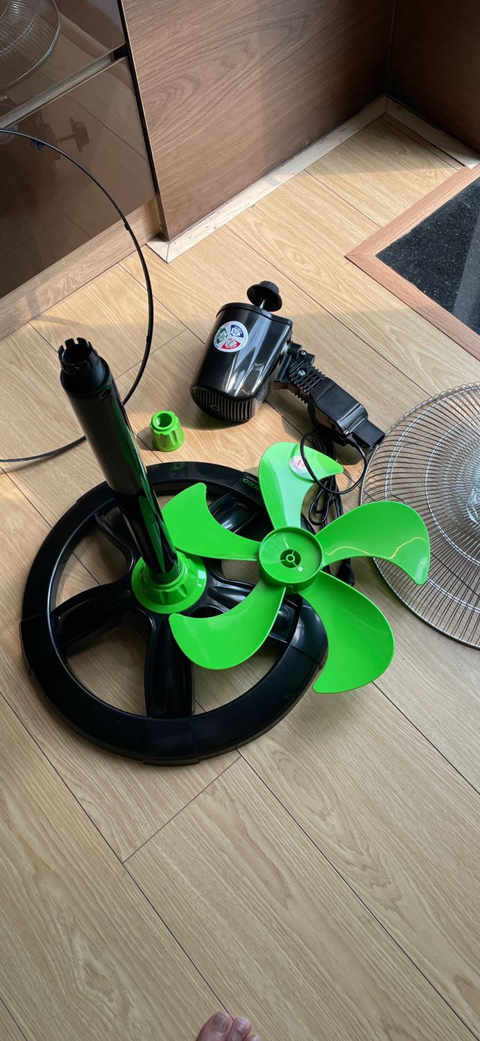 Thùng quạt thiếu ống nối, không thể ráp quạt. Yêu cầu shop giao bổ sung gấp