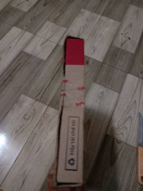 Sách hơi cong và dán không dk chắc chắn.giao nhanh.