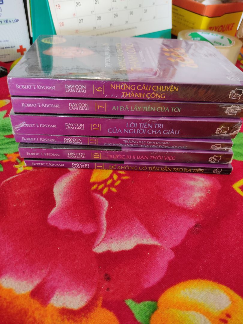 Mình thấy giới thiệu sách hay từ lâu. Được bữa sale nhiều nên mua hẳn mấy cuốn để dành đọc từ từ. Nội dung thì mọi người cũng đánh giá khá nhiều nên mình ko nhận xét nữa!
