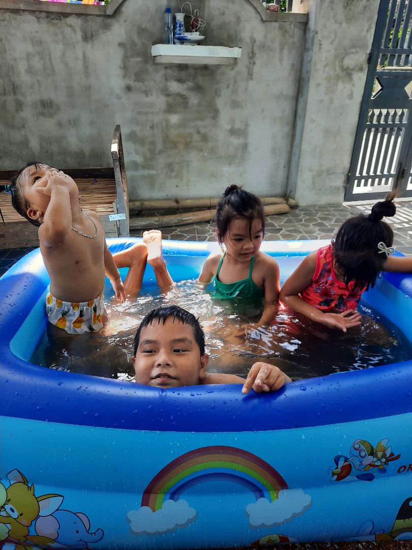 bể dùng tạm được nhưng chưa được dày, tư vấn nhiẹt tình, giao đủ sp và quà tặng kèm, mùa hè này có bể bơi cho các bé bơi khi ko có thời gian đi hồ bơi