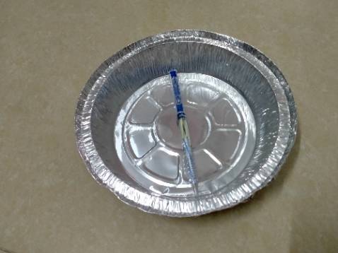 Khay bạc kích thước như hình, dù chỉ đựng trong bịt rồi đóng hộp chung các món khác nhưng k bị mất form, giao đủ số lượng, giá rẻ để mua làm bánh, hâm thức ăn ok nha!