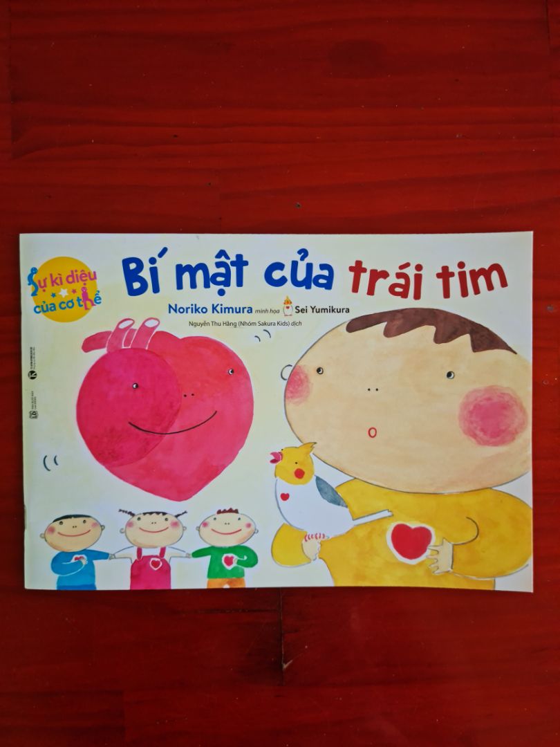 sách giúp các con hiểu về trái tim, cách làm việc và tầm quan trọng cửa trái tim, khá thú vị