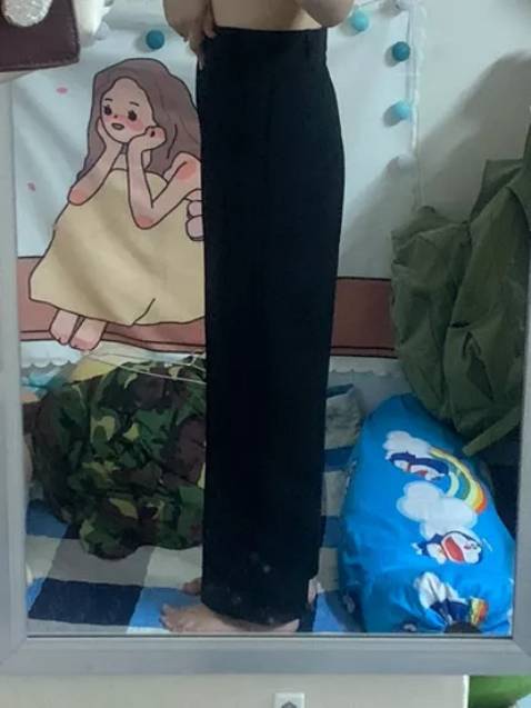 Quần mặc thích lắm mọi người ơi, có co giãn, form đẹp. Moi người nên mua mot cái về mặc nhé.