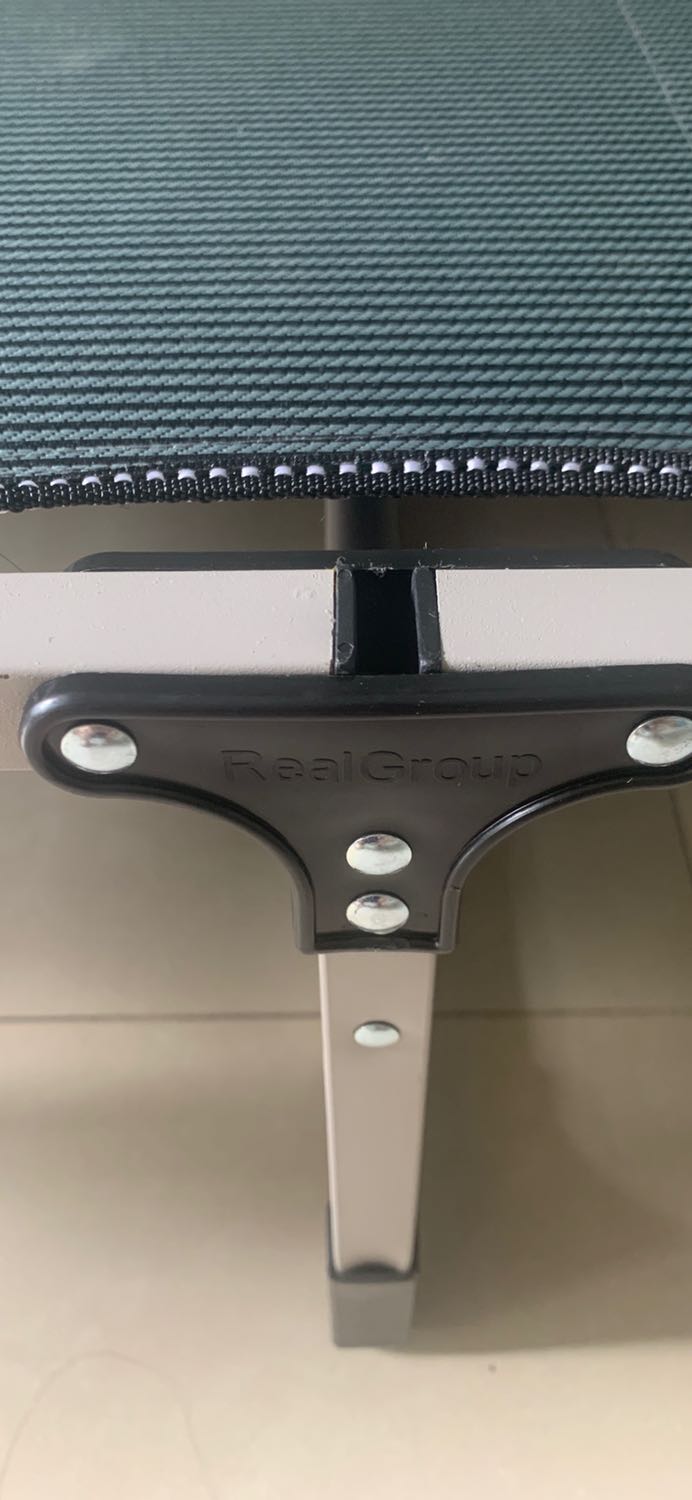 Có nhiều lỗi từ khung gường tới vải bố. Đổi trả thì phiền nên đành phải để lại dùng. Kẹp thì bằng nhựa sẽ không bền với thời tiết nóng miền nam (rợp nhựa)