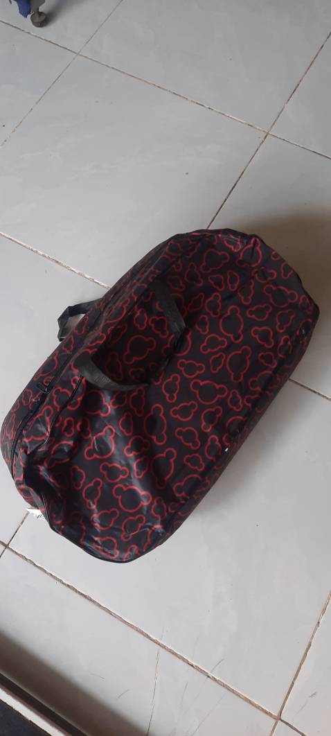 Giao hàng nhanh hơn dự kiến. Bạt rất vừa vặn với phom xe, mặt ngoài chống nước, chống nắng ở mức độ vừa phải. Độ bền cần thời gian để kiểm chứng. Nói chung, sản phẩm đáng mua trong tầm giá. Vote 5 sao.