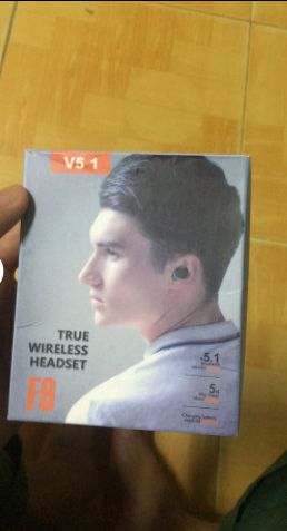 " Mình rất ấn tượng với shop nha, đặt hàng xong là xử lý đơn hàng gửi đi trong ngày luôn, Sản phẩm như mô tả nha, mấy đồng đội của mình đặt ở các shop khác giá cao hơn. Với giá của sản phẩm thì khó yêu cầu về kiểu dáng hay chất âm được, nhưng không tệ tí nào đâu."