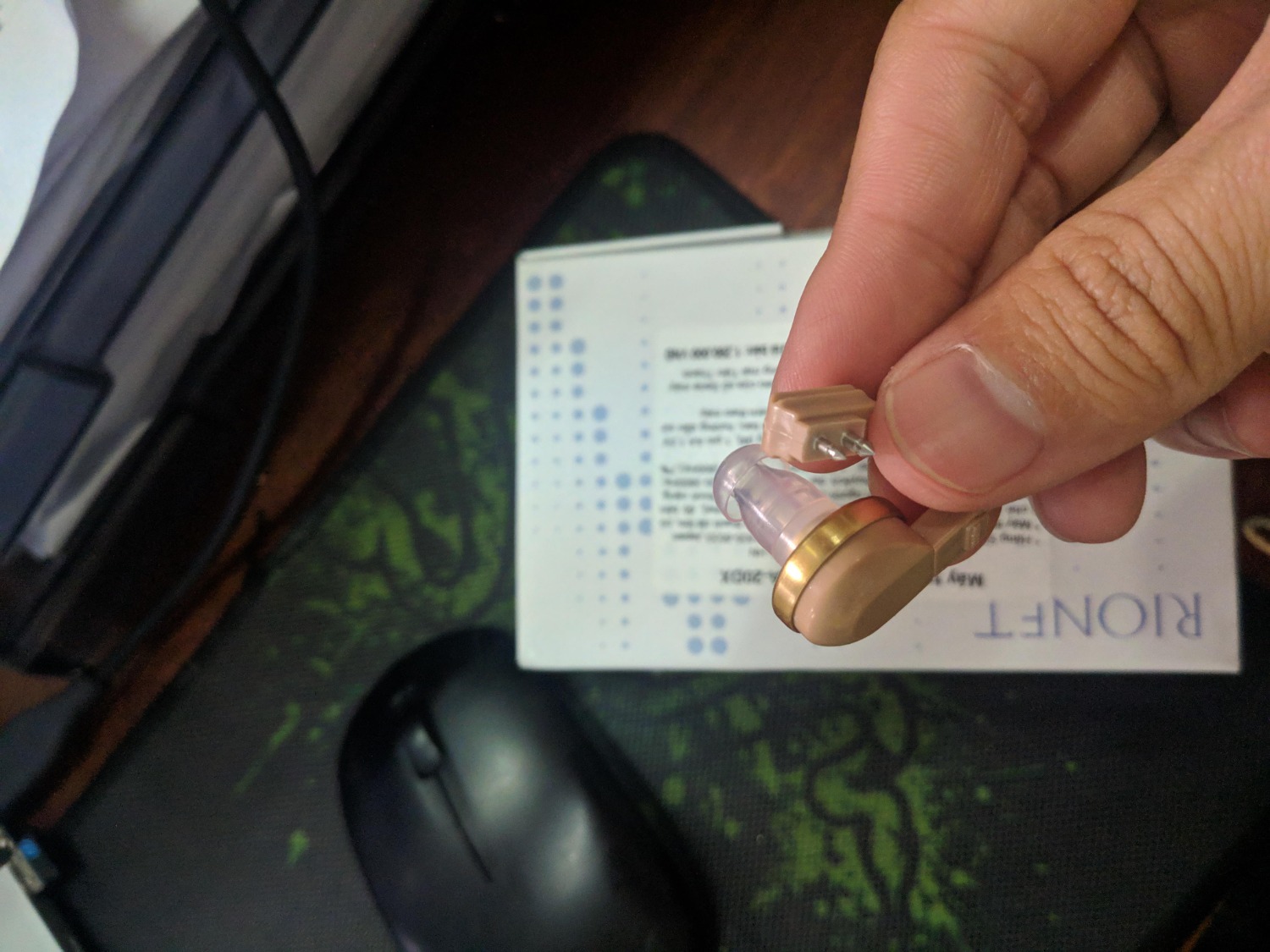 Cảm ơn Tiki và Ninja Van đã hỗ trợ mình hết mình để giao hàng. 
Các bạn lưu ý là tai nghe này dùng chân 2 chấu chứ k phải jack 3.5mm nên phải giữ cẩn thận nhe.